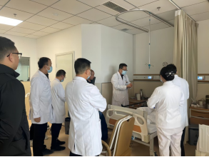 我院对临床科室三级查房制度、交接班制度执行情况进行拉网式突击检查