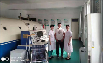 【献礼建党百年】服务暖人心,患者家属为医院捐赠轮椅