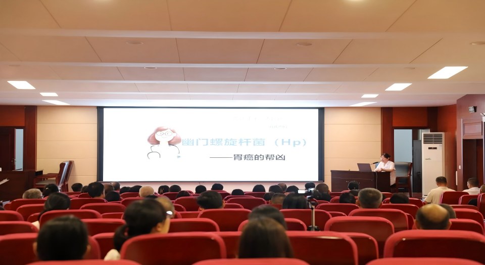 健康科普 “零距离”  守护校园安全 “每一刻”